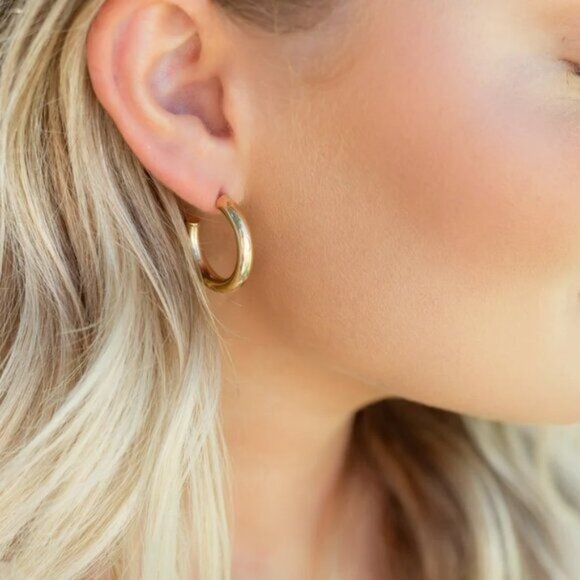 Lightweight Gold Hoop Earrings 18K Gold on Stainless Steel Waterproof CUTE - Picture 1 of 6